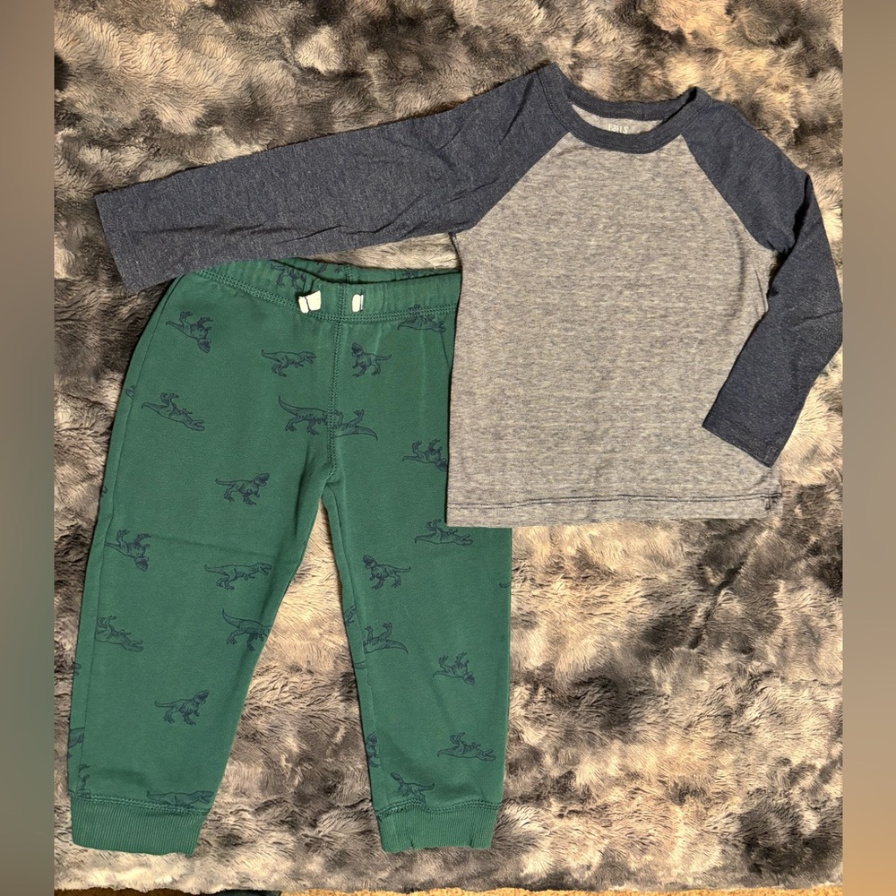 Blues and greens and dinos, oh my! long-sleeved t-shirt and sweatpants size 3T